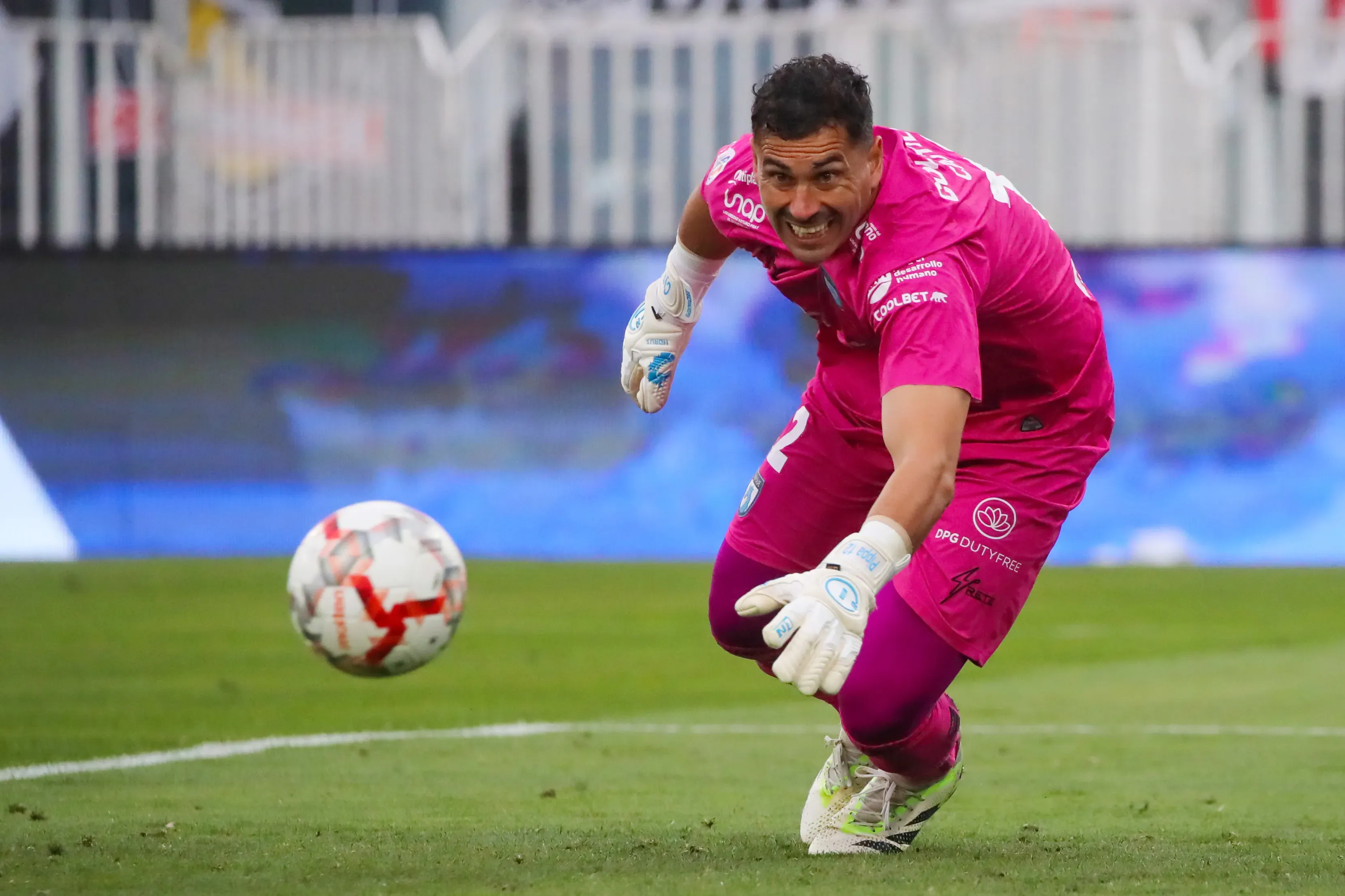 Daniel Castillo ante Colo Colo /Photosport