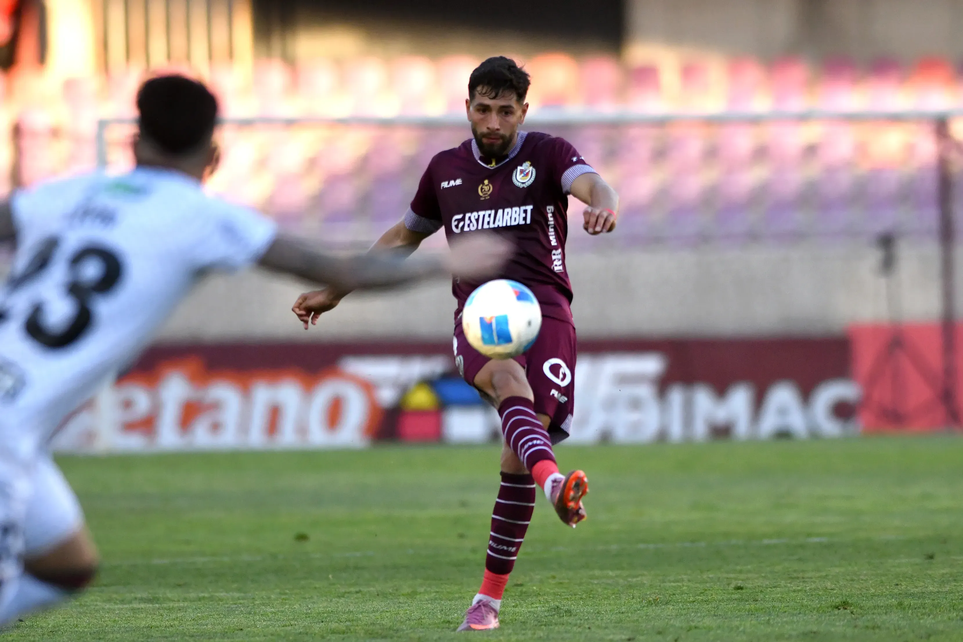 Jeyson Rojas defendiendo a Deportes La Serena. (Foto: Photosport)