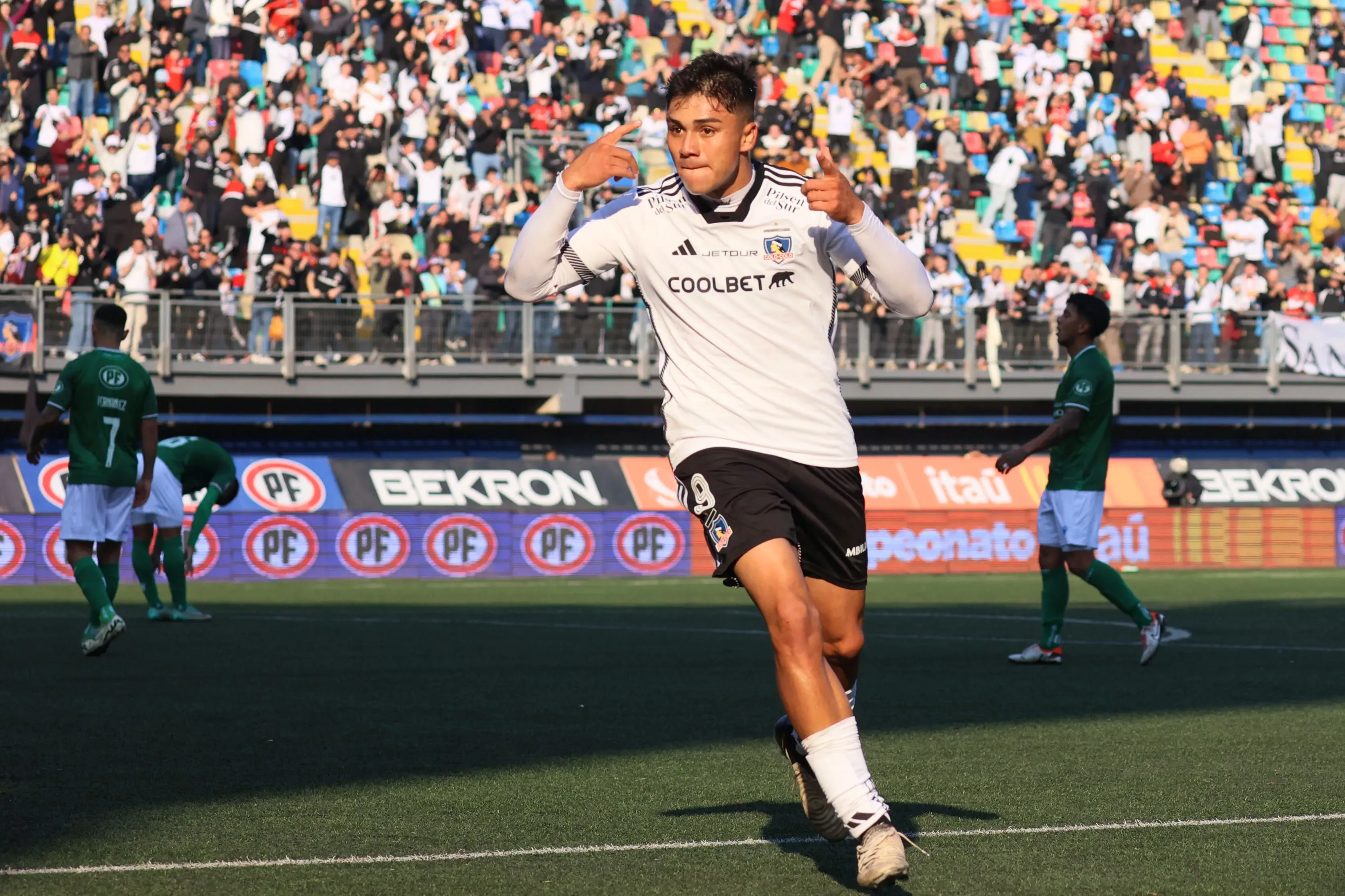 Damián Pizarro regresa a Colo Colo luego de su aventura por Europa. Foto: Photosport.