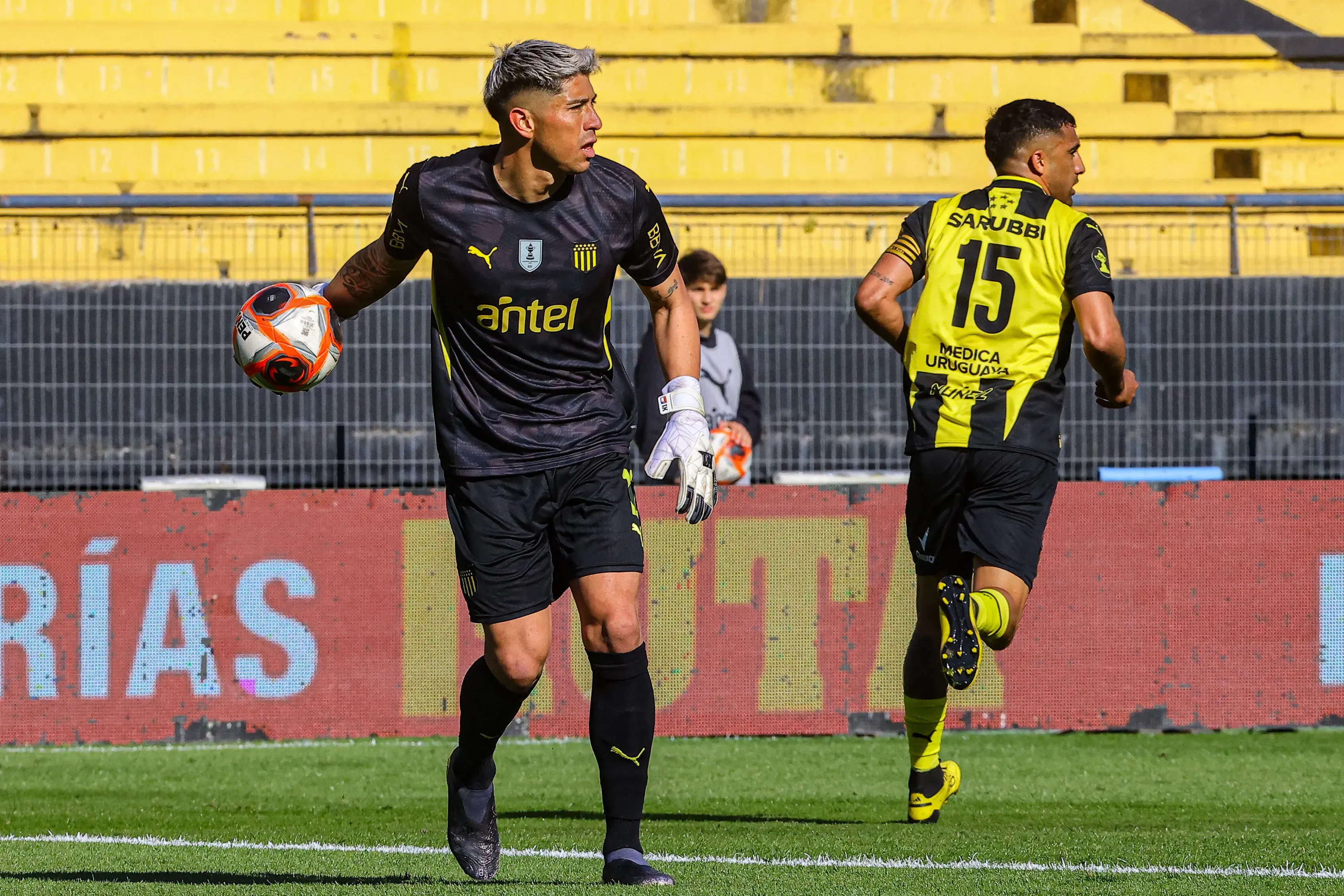 En Peñarol quieren que Brayan Cortés se quede pero no pagando todo lo que pide Colo Colo. Foto: Photosport.