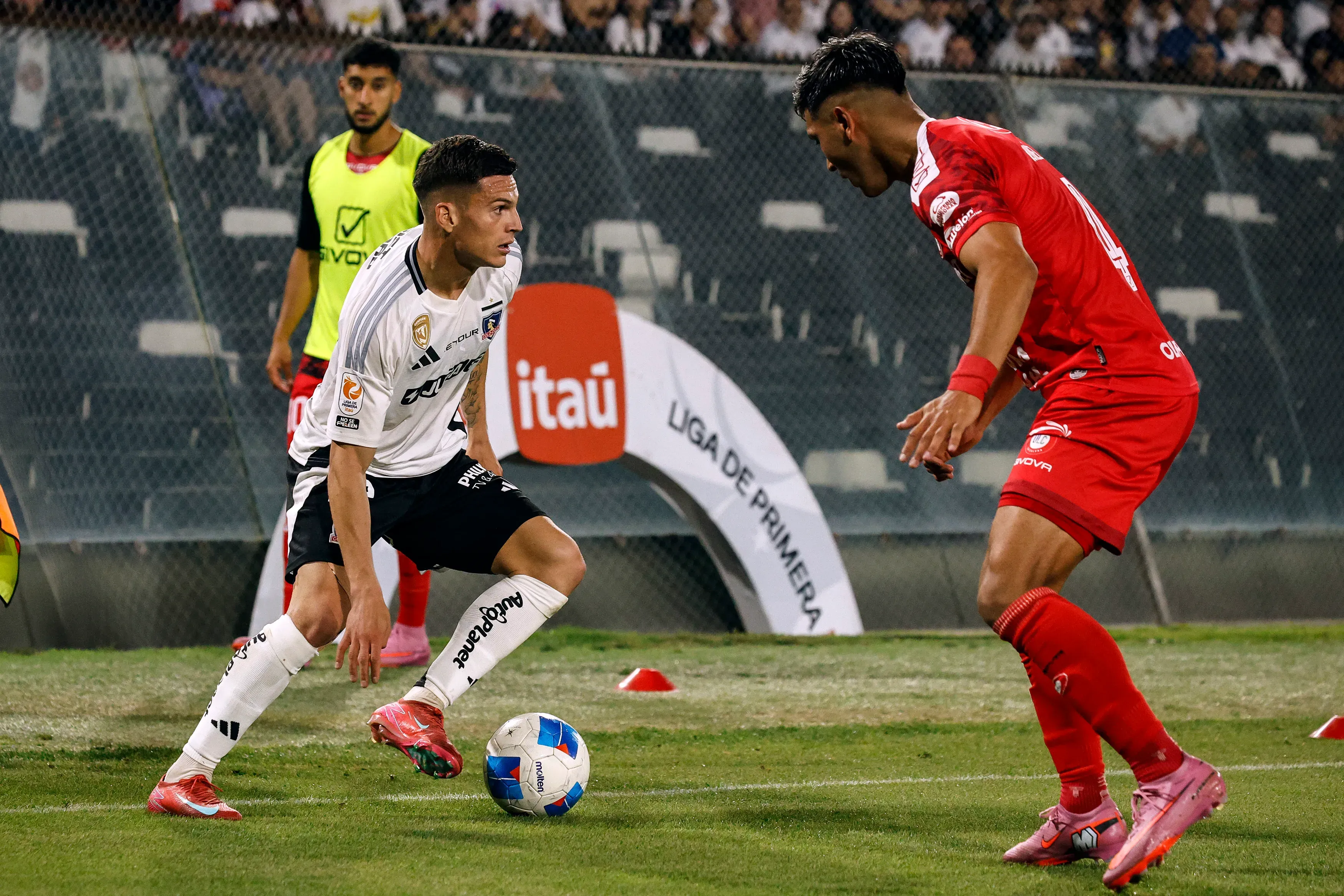 Lucas Cepeda en el partido frente a Unión La Calera. (Foto: Photosport)