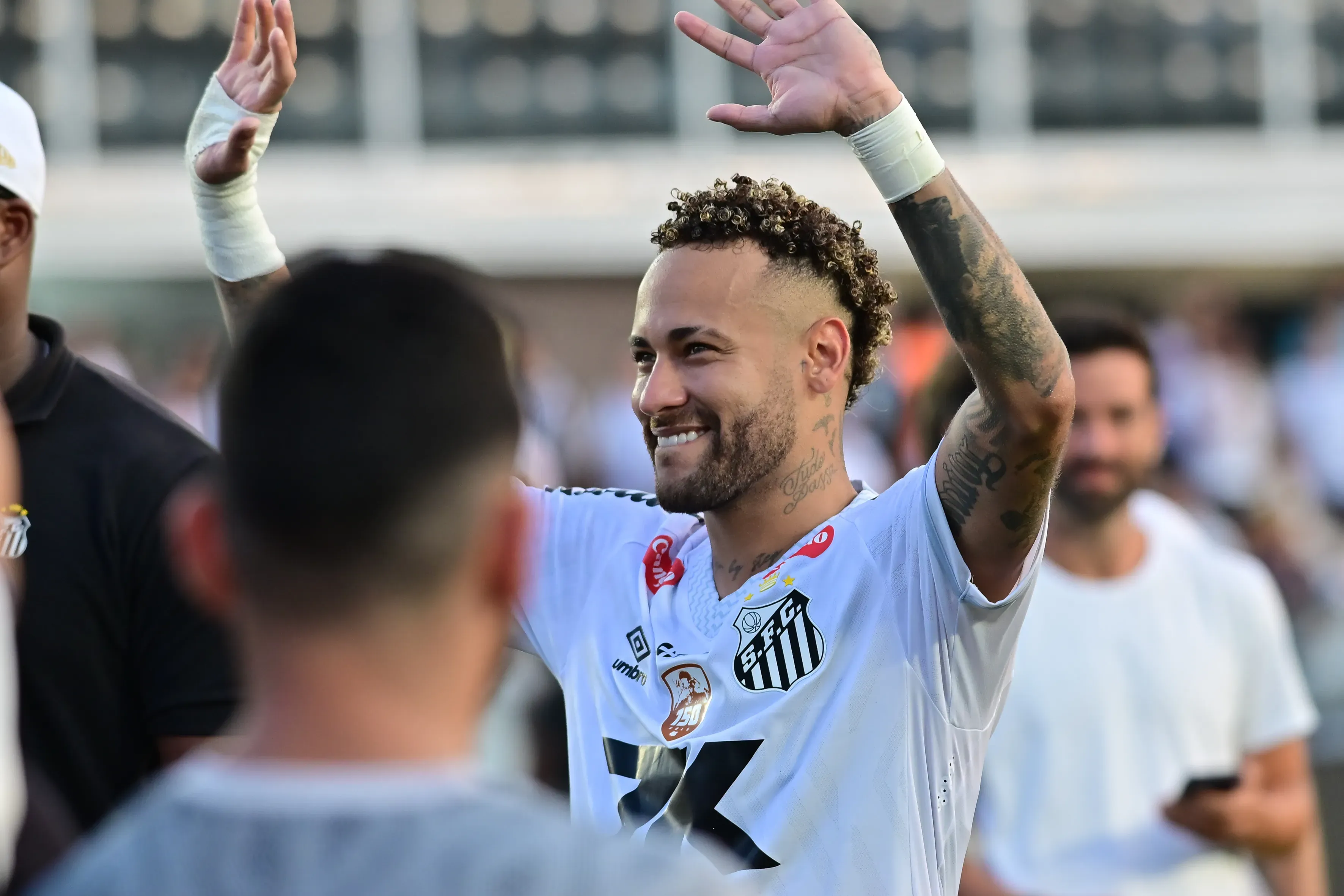 Neymar foi um dos principais personagens na “salvação” do Santos. Foto: Jota Erre/AGIF