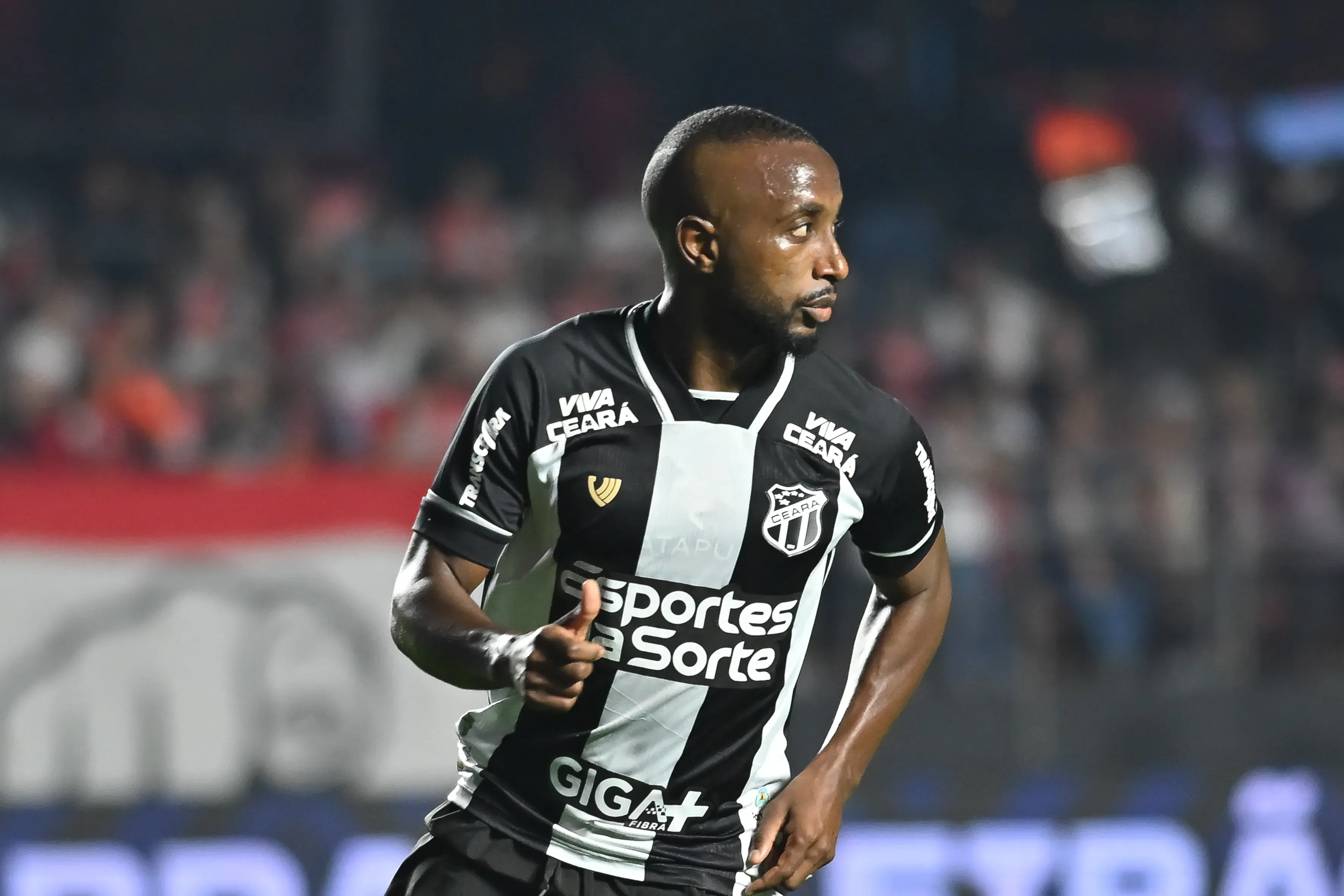 Dieguinho em ação pelo Ceará. Foto: Jota Erre/AGIF