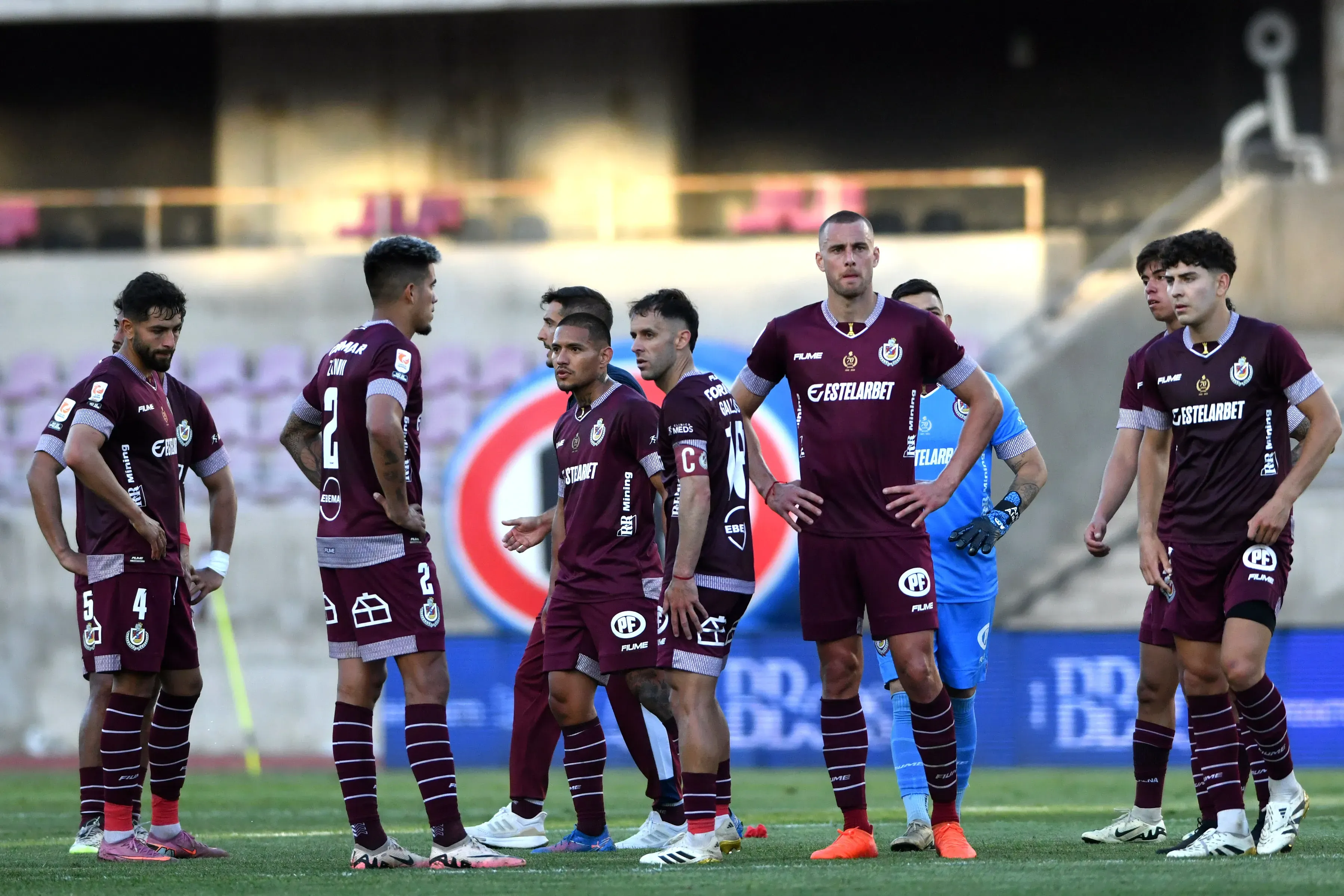 La Serena se salvó apenas del descenso y tendrá renovación de plantel. Foto: Photosport.