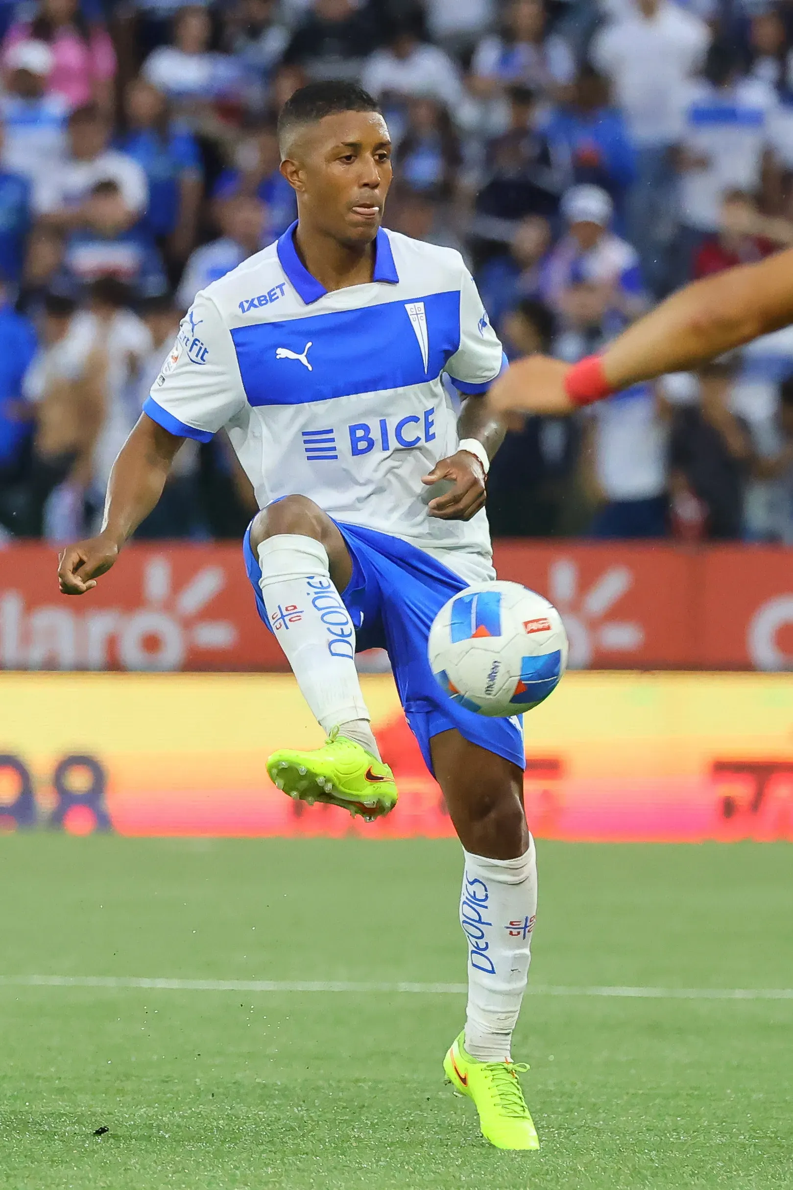 Jhojan Valencia renovará con la UC hasta 2027. (Foto: Jonnathan Oyarzun/Photosport)