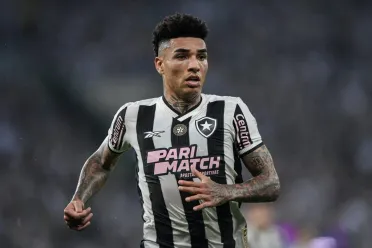 RJ – RIO DE JANEIRO – 18/10/2024 – BRASILEIRO A 2024, BOTAFOGO X CRICIUMA – Igor Jesus jogador do Botafogo durante partida contra o Criciuma no estadio Maracana pelo campeonato Brasileiro A 2024. Foto: Thiago Ribeiro/AGIF