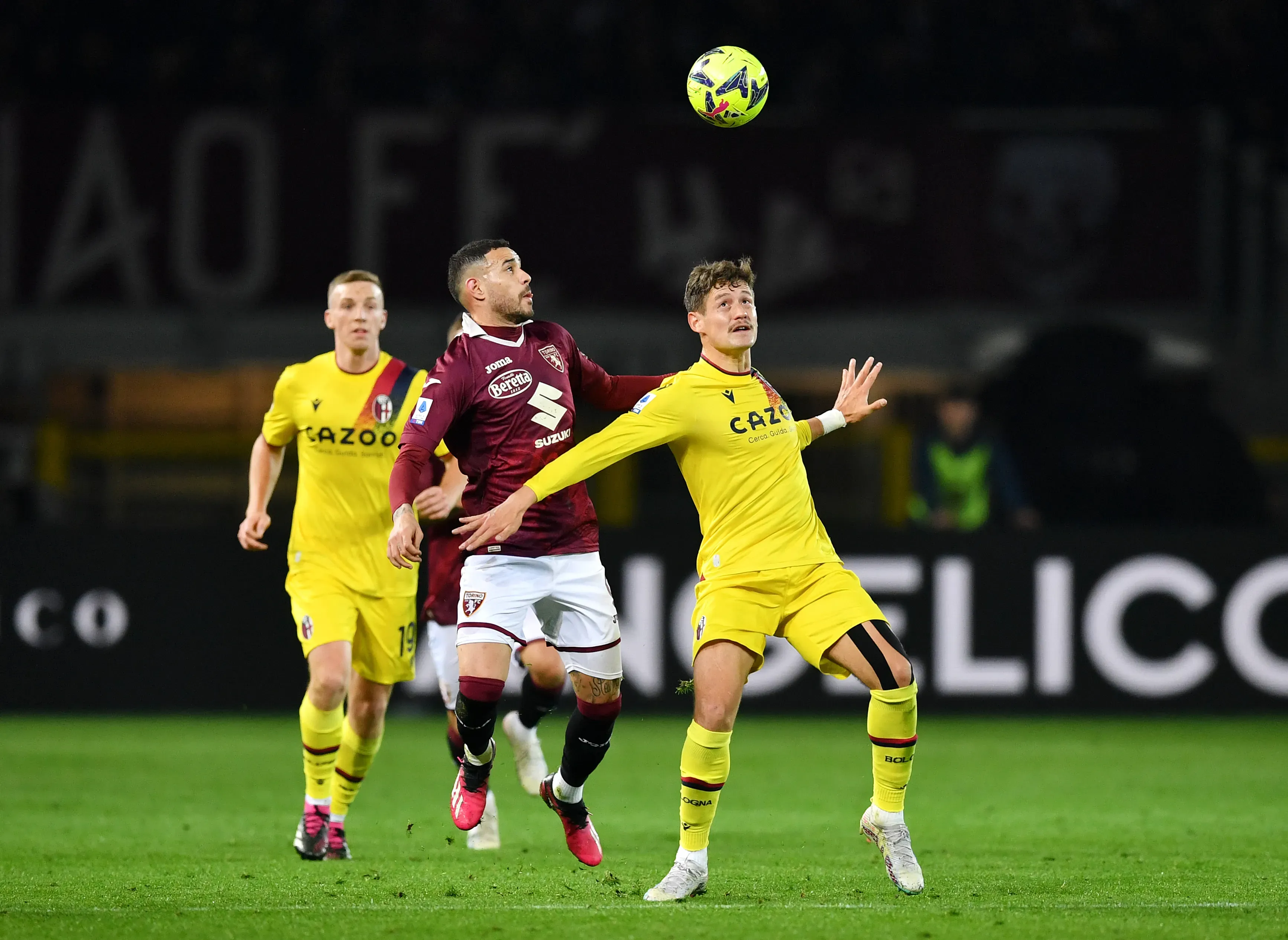 Joaquín Sosa jugando por Bologna.  (Photo by Valerio Pennicino/Getty Images)
