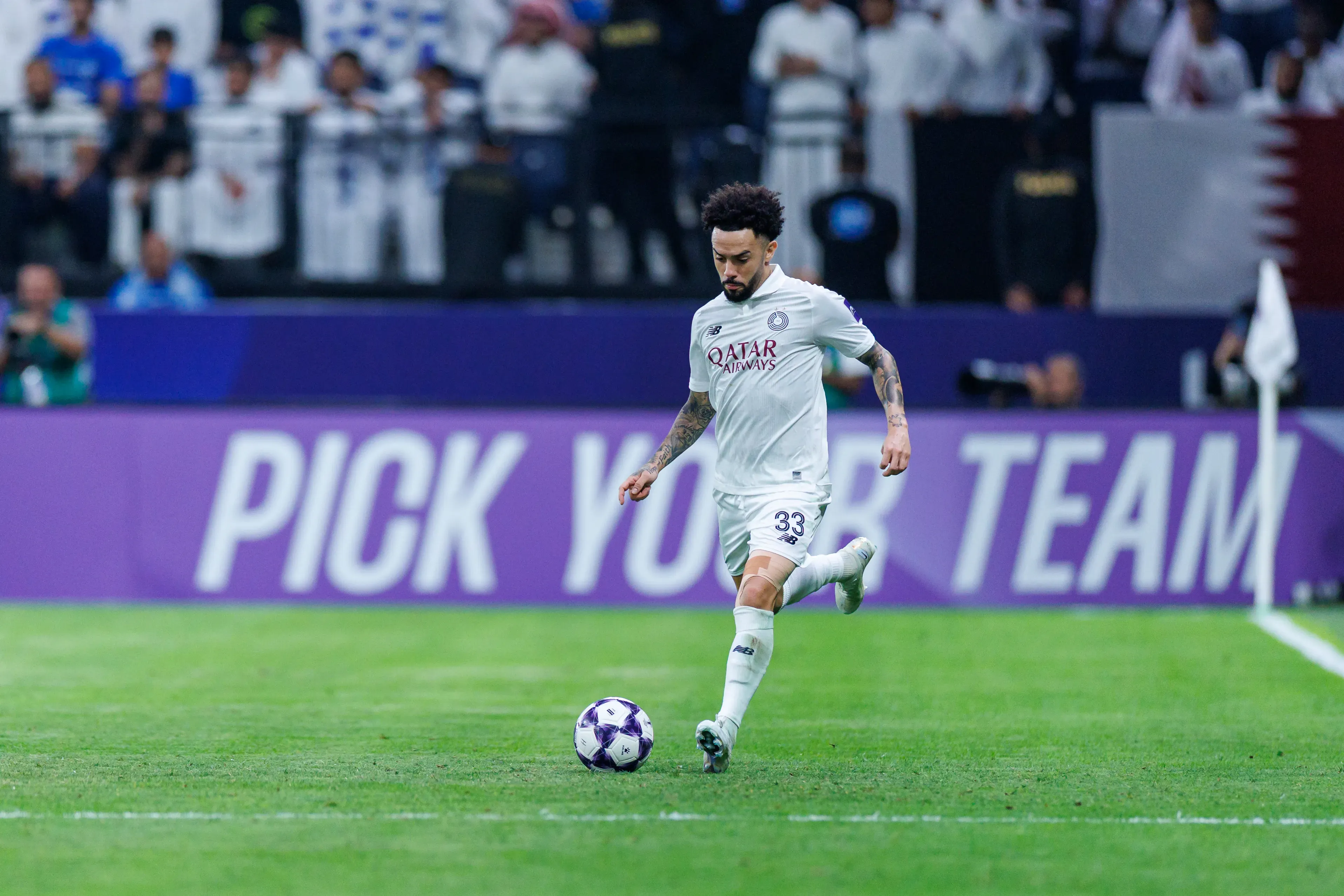 Claudinho em ação pelo Al-Sadd. Foto: Abdullah Ahmed/Getty Images