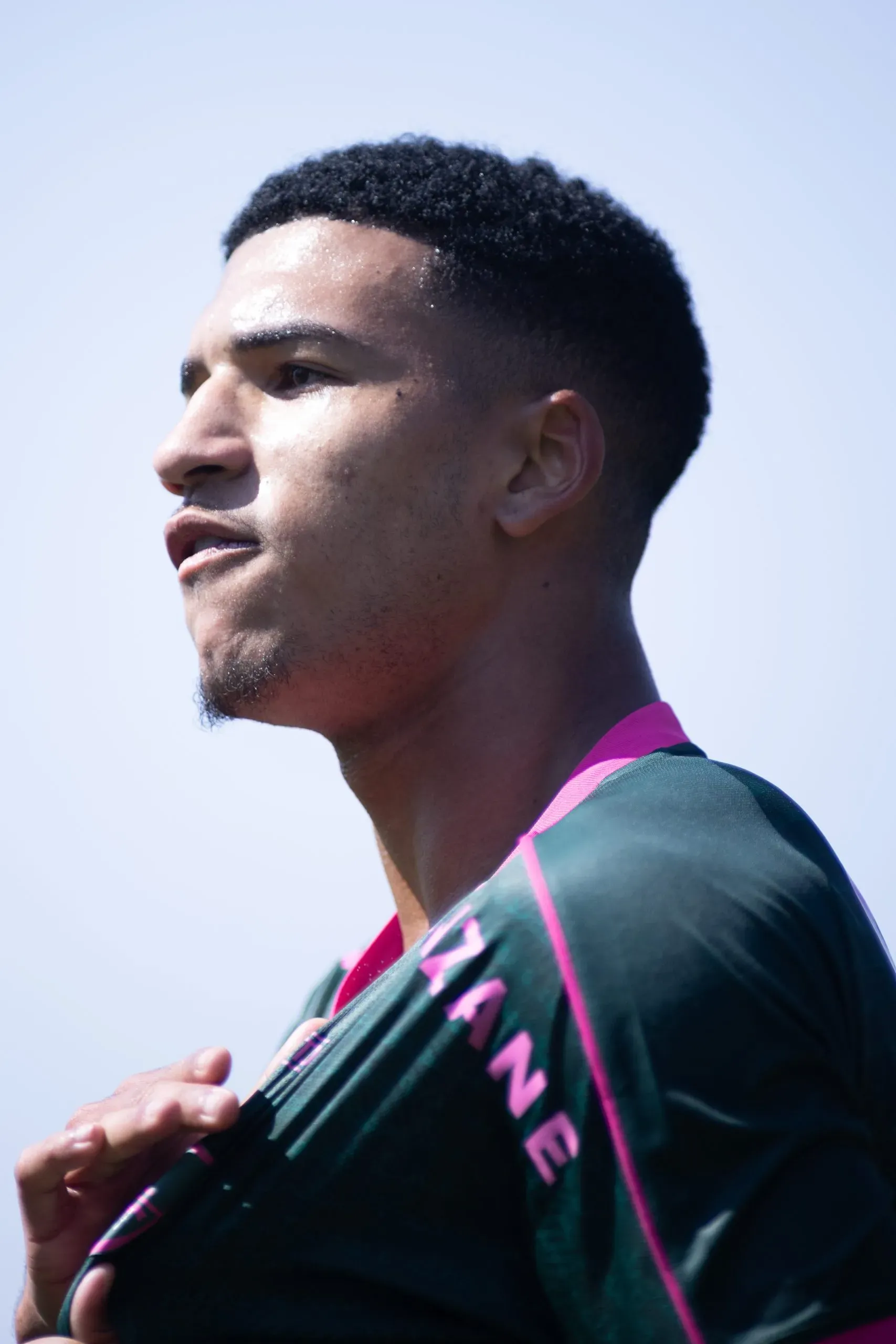 Kauã Elias comemora seu gol durante partida contra o Bragantino na vitória do Fluminense no Estádio Nabizão pelo Campeonato Brasileiro A 2024. Foto: Fabio Moreira Pinto/AGIF