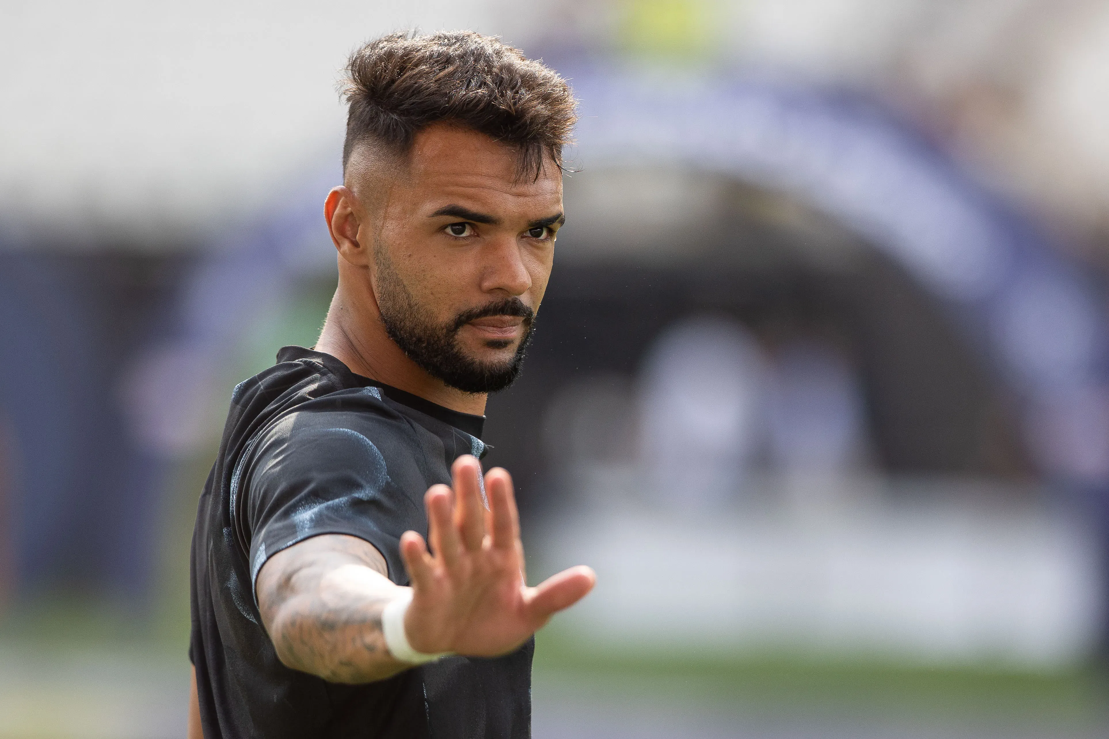 Raniele jogador do Corinthians durante aquecimento antes da partida contra o Juventude no estadio Arena Corinthians pelo campeonato Brasileiro A 2025.