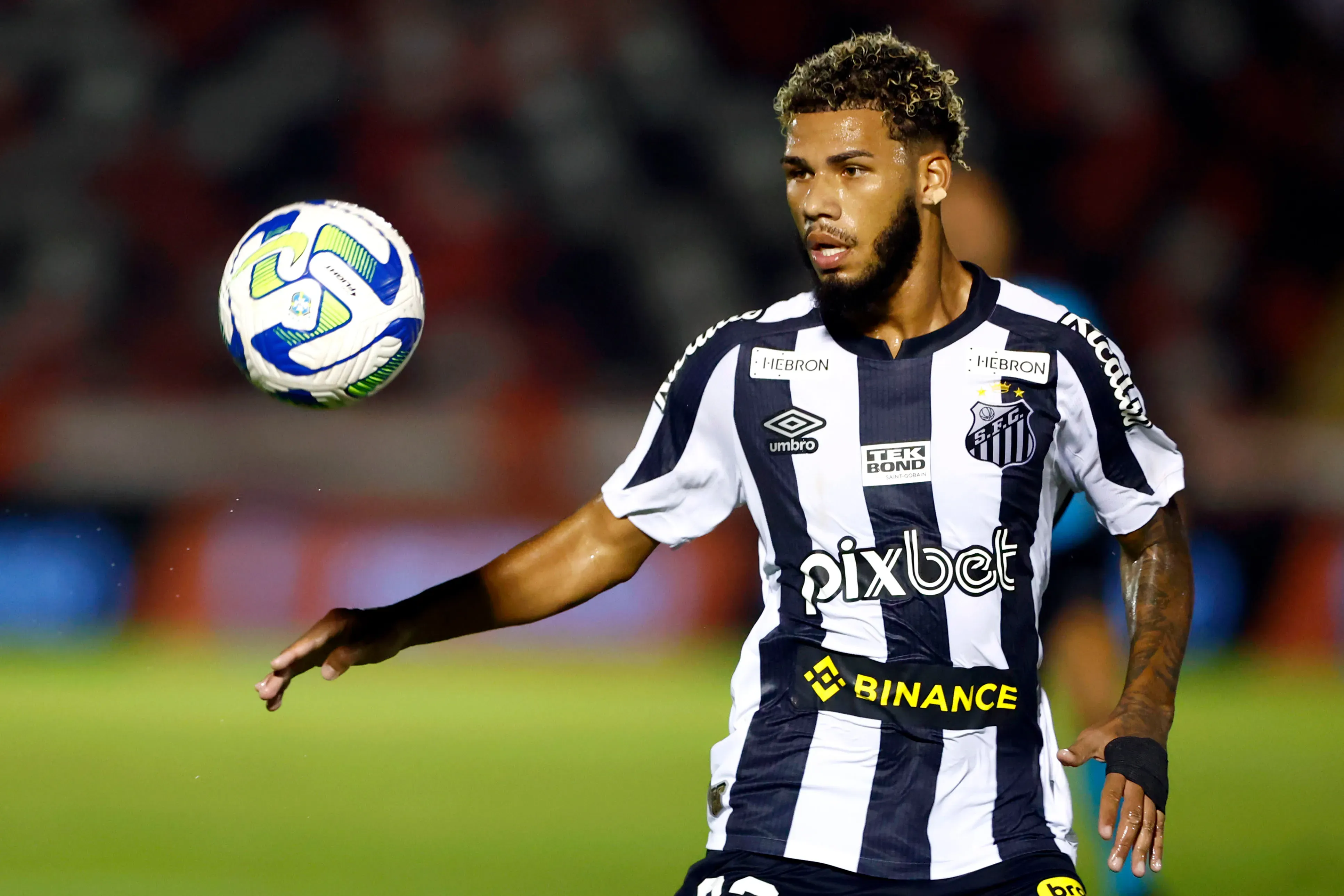 Nathan em partida pelo Santos, em 2023. Foto: Thiago Calil/AGIF