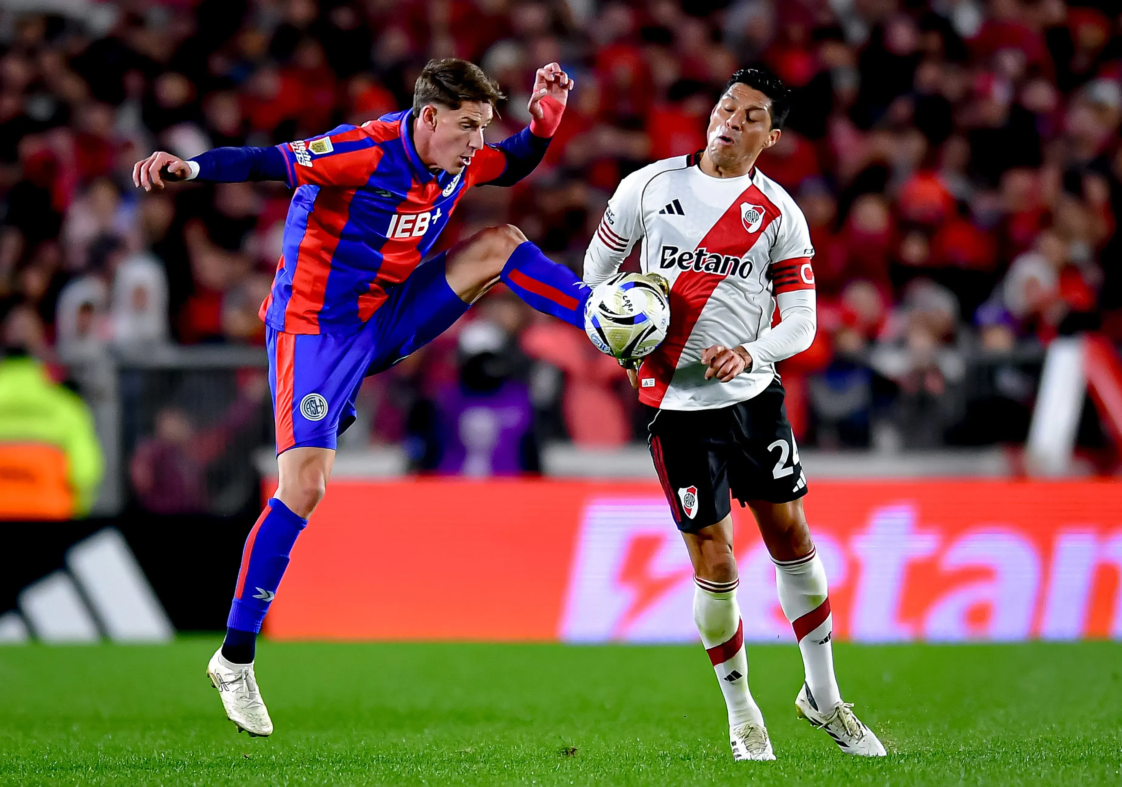 Vombergar deixou o San Lorenzo. Photo by Marcelo Endelli/Getty Images