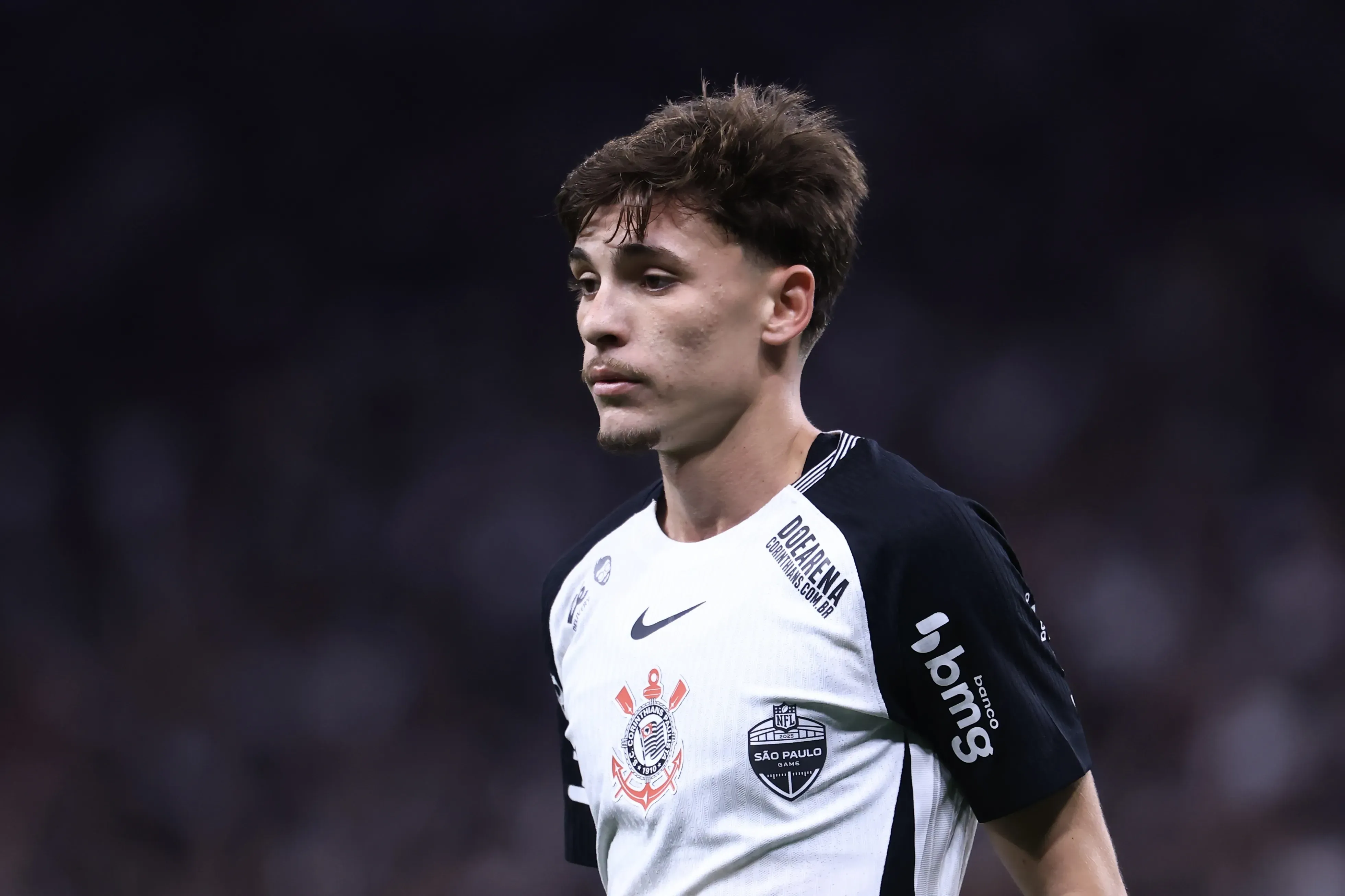 Breno Bidon foi pivô em lance capital no clássico entre Corinthians 3 x 1 São Paulo. Foto: Marcello Zambrana/AGIF