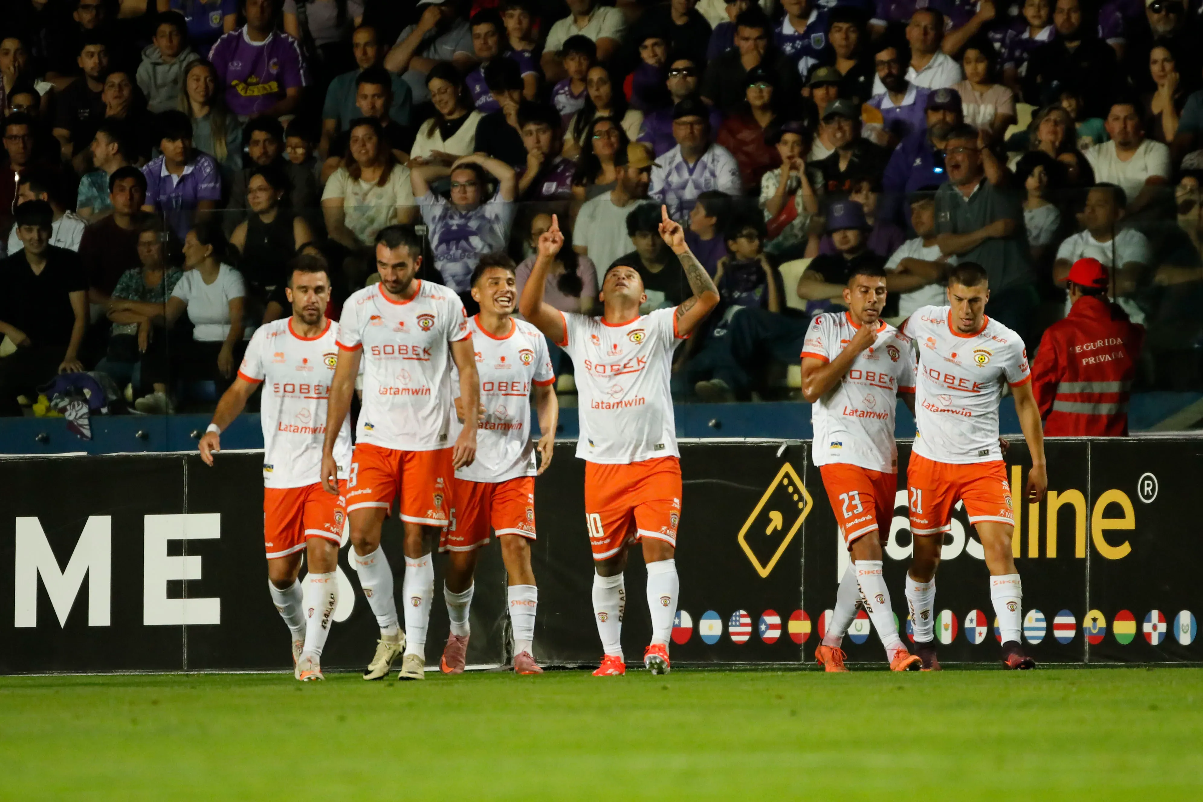 Ledezma tras el golazo en la ida/Photosport