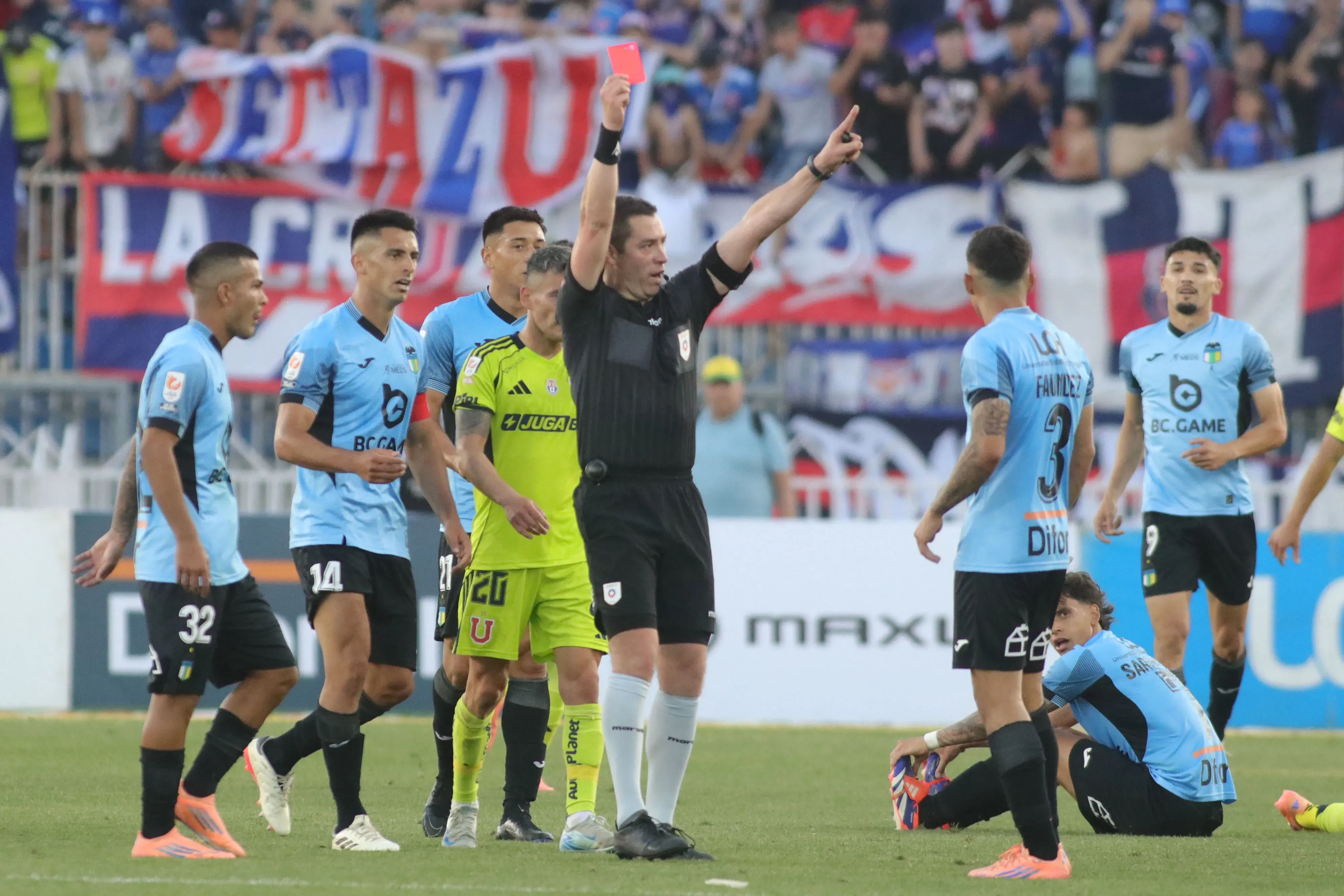 Felipe Faúndez fue denunciado con todo por el árbitro del partido entre O’Higgins y la U. Foto: Photosport.