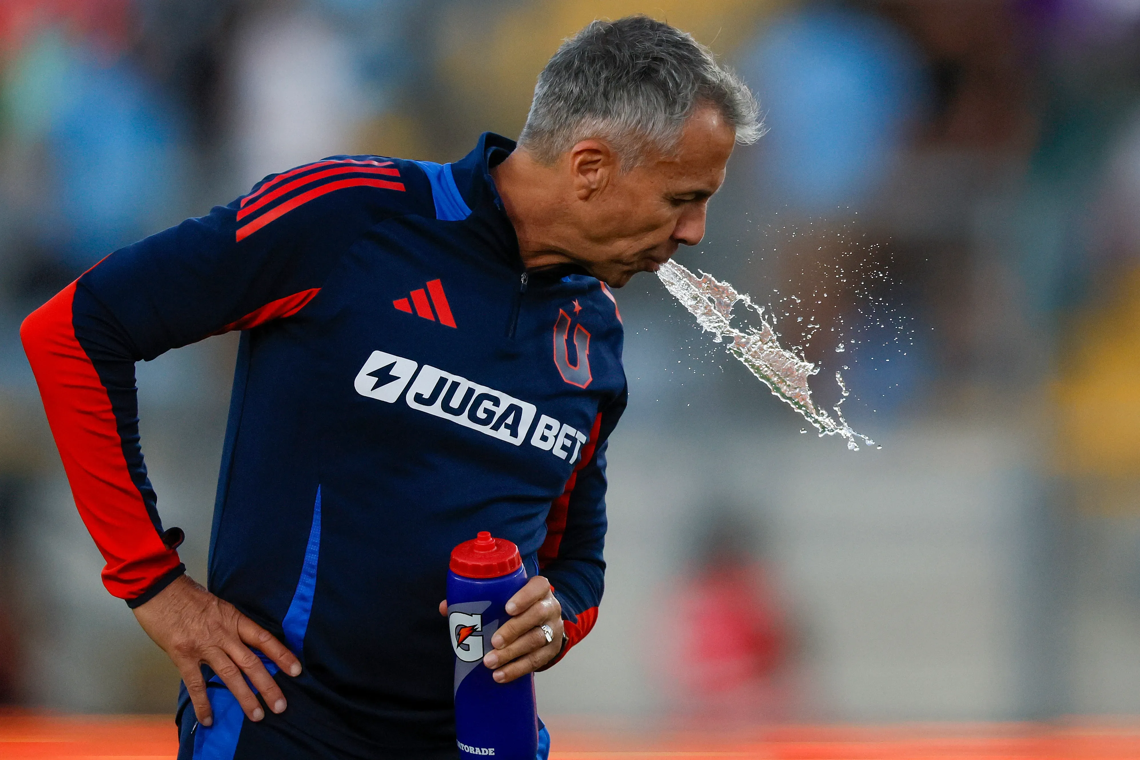 Gustavo Álvarez “escupió” en el contrato: tenía hasta fines de 2026 | Photosport