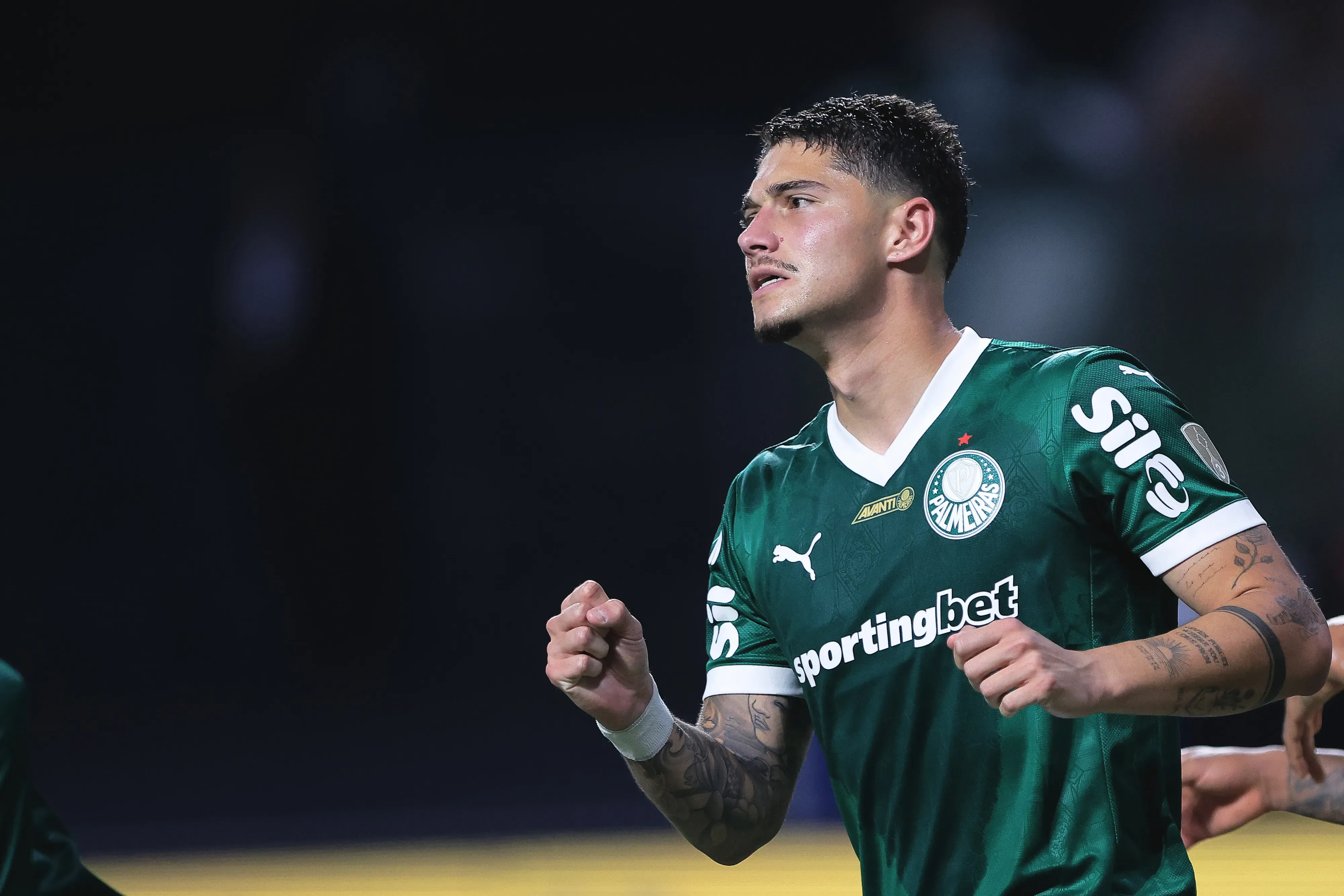 SP – SAO PAULO – 21/08/2025 – COPA LIBERTADORES 2025, PALMEIRAS X UNIVERSITARIO – Emiliano Martinez jogador do Palmeiras durante partida contra o Universitario no estadio Arena Allianz Parque pelo campeonato Copa Libertadores 2025. Foto: Ettore Chiereguini/AGIF