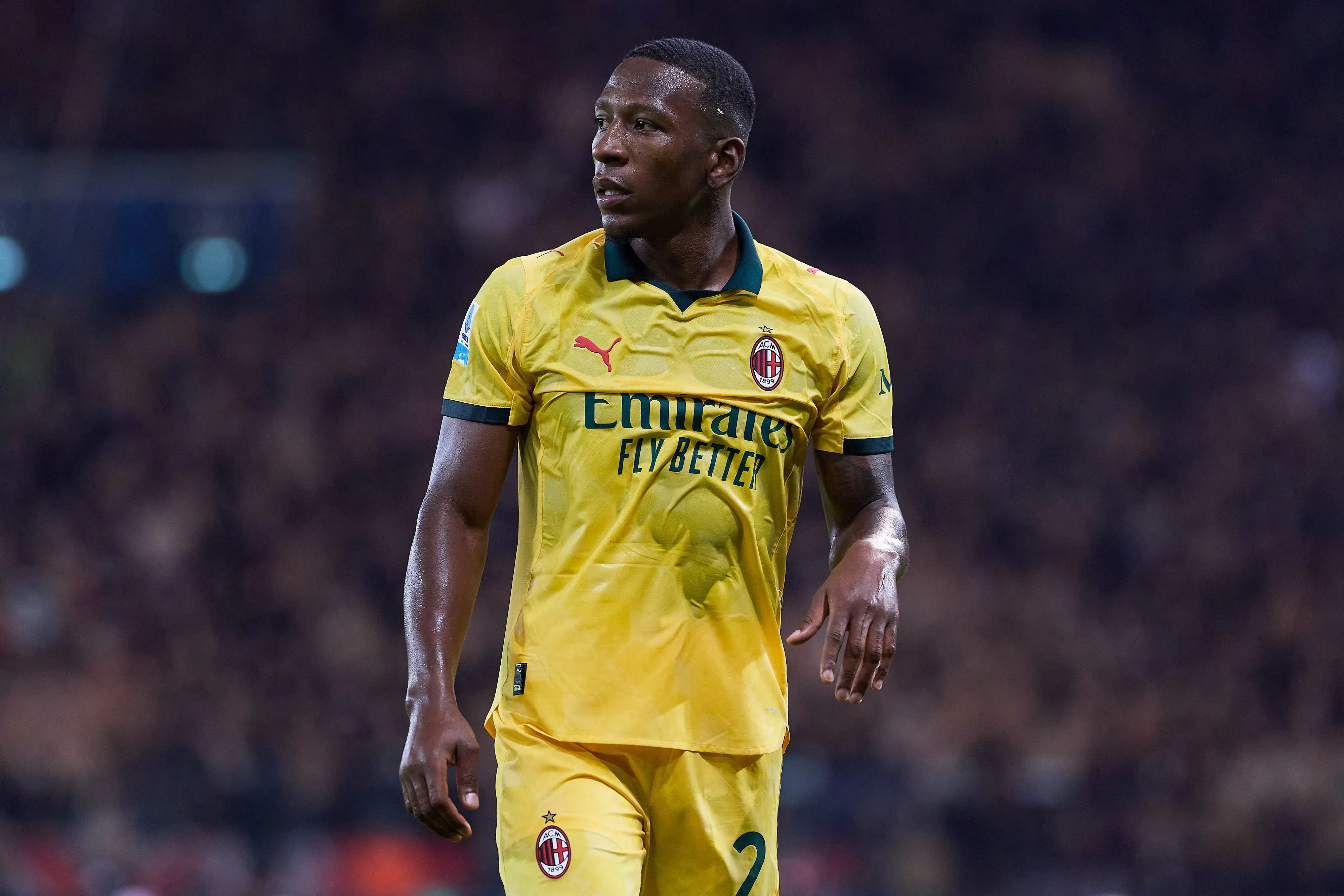 Pervis Estupiñán es suplente fijo en AC Milan. (Foto: GettyImages)