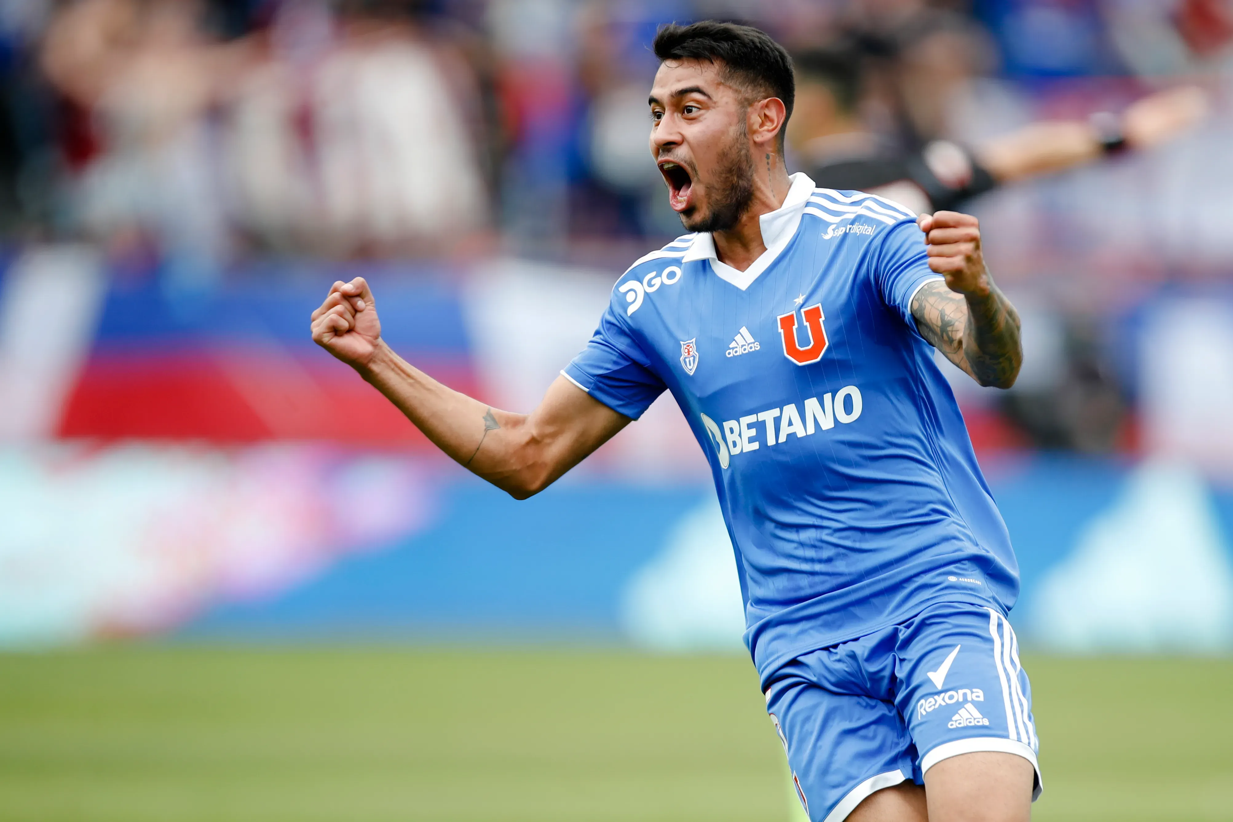 Futbol, Universidad de Chile vs Cobresal.
Fecha 30, campeonato Nacional 2022.
El jugador de Universidad de Chile Emanuel Ojeda, izquierda derecha centro, celebra su gol contra Cobresal durante el partido de primera division disputado en el estadio CAP de Talcahuano, Chile.
05/11/2022
Javier Vergara/PHOTOSPORT

Football, Universidad de Chile vs Cobresal.
30th date, 2022 National Championship.
Universidad de Chile’s player Emanuel Ojeda, left right center, celebrates after scoring Cobresal during the first division match held at the CAP stadium in Talcahuano, Chile.
05/11/2022
Javier Vergara/PHOTOSPORT
