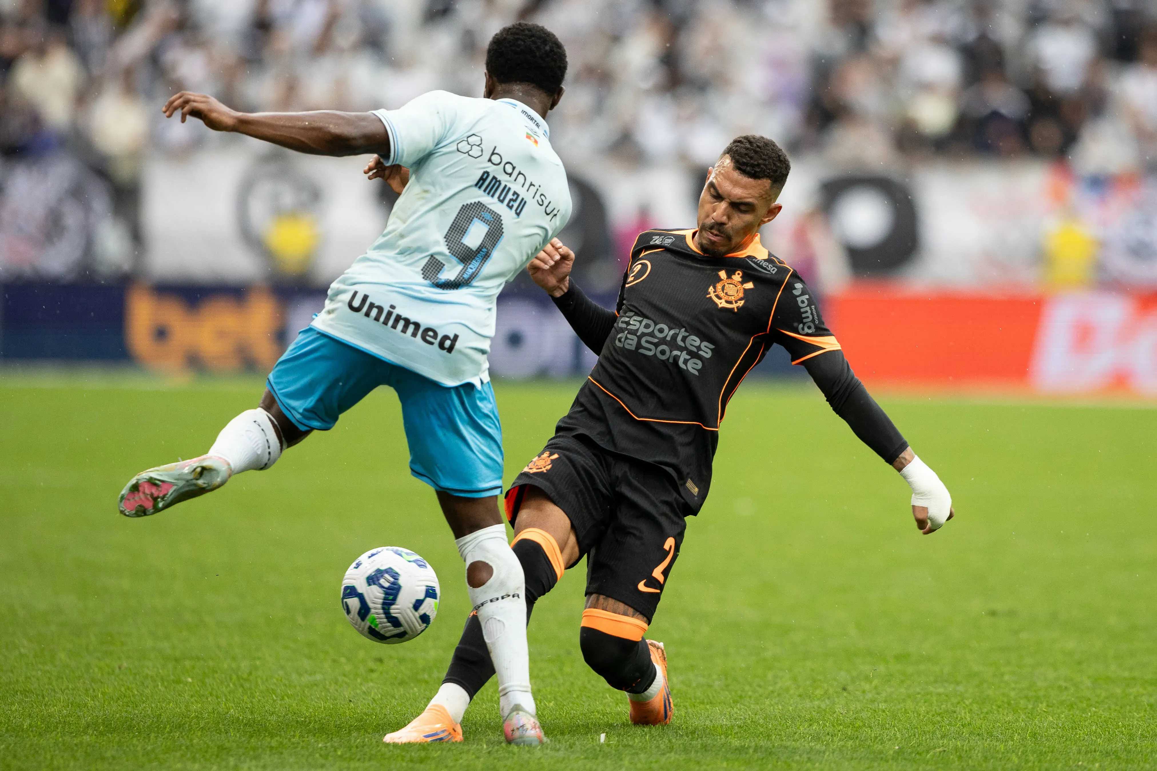 Matheuzinho atuando no último Brasileirão.