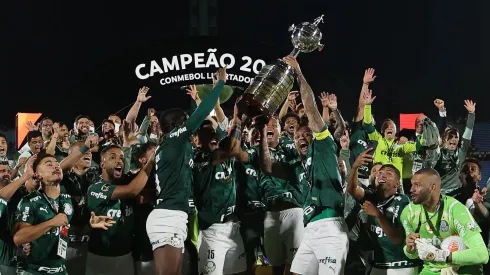 FOTO DE CAPA: Foto: Cesar Greco / Flickr oficial Sociedade esportiva Palmeiras – Palmeiras faturou muito com premiações em 2021
