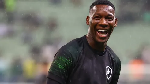 Foto: Marcello Zambrana/AGIF - Patrick de Paula busca retomar a confiança no Botafogo