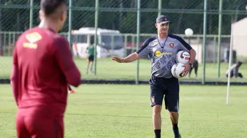 Foto: (Twitter Oficial Sport/Anderson Stevens) – Lisca já comandou seu primeiro treino no Sport nesta quinta (30)
