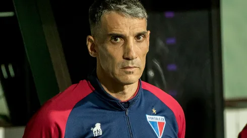 Foto: (Robson Mafra/AGIF) - Juan Pablo Vojvoda deu seu aval para a saída do jogador do Fortaleza