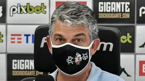 Foto: Thiago Ribeiro/AGIF - Carlos pode ser atravessado no negócio