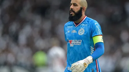 Foto: (Thiago Ribeiro/AGIF) – Danilo Fernandes, do Bahia, se posicionou nesta segunda (11)
