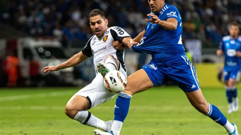 Foto: (Alessandra Torres/AGIF) – Thiago Lopes segue em busca de seu espaço no Sport depois de sofrer uma grave lesão
