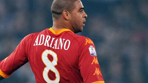 Foto: (Giuseppe Bellini/Getty Images) - Em 2010, Adriano Imperador trocou o Flamengo pela Roma, da Itália