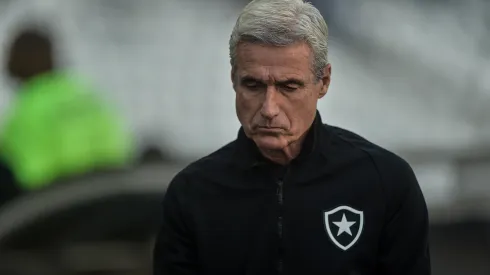 Thiago Ribeiro/AGIF - Luís Castro, técnico do Botafogo
