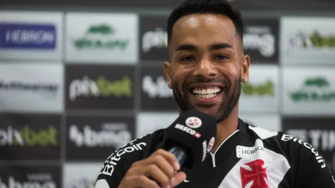 Foto: Daniel RAMALHO/CRVG- Teixeira foi apresentado no Gigante