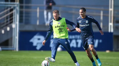 Foto: (Lucas Uebel/Grêmio FBPA) – Lucas Leiva está próximo de fazer sua reestreia com a camisa do Grêmio
