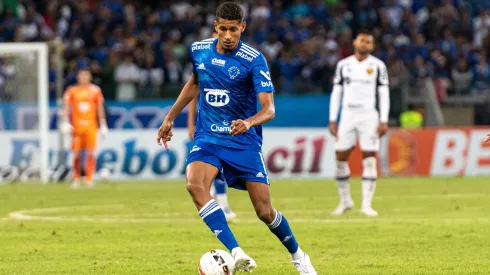 Foto: (Alessandra Torres/AGIF) - Adriano não é o único a deixar o Cruzeiro nesta segunda (25) rumo ao futebol português