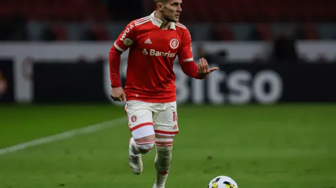 Foto: (Maxi Franzoi/AGIF) - Fabricio Bustos é uma das novidades do Internacional para a próxima rodada do Brasileirão