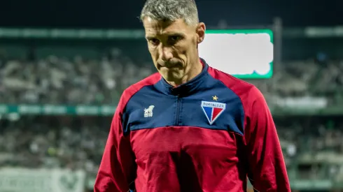 Foto: (Robson Mafra/AGIF) - Juan Pablo Vojvoda precisará fazer história caso queira evitar a queda do Fortaleza para a Série B