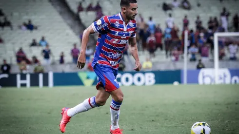 Foto: (Lucas Emanuel/AGIF) – Thiago Galhardo deve receber sua primeira oportunidade como titular do Fortaleza nas quartas de final da Copa do Brasil
