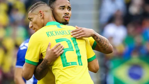 Foto: Pedro H. Tesch/AGIF - Gabriel Jesus e Richarlison disputam vaga na seleção