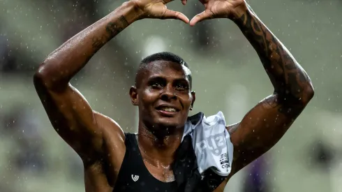 Foto: (Pedro Chaves/AGIF) - De contestado a 'queridinho' da torcida, Cléber vive sua melhor fase no Ceará