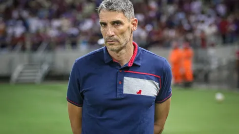 Foto: (Lucas Emanuel/AGIF) - Vojvoda tem como objetivo garantir a permanência do Fortaleza na Série A do Brasileiro