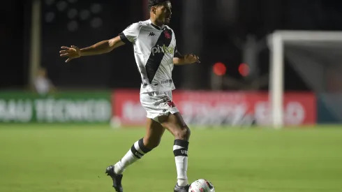 Foto: (Thiago Ribeiro/AGIF) - Gabriel Dias é desfalque certo no Vasco para a sequência da Série B