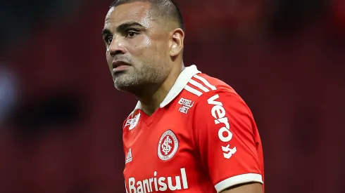 Foto: (Pedro H. Tesch/AGIF) – Gabriel Mercado fez um alerta ao Internacional, já que o artilheiro da Sul-Americana joga pelo Melgar
