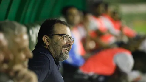 Foto: (Rogério Capela/AGIF) - Enderson Moreira terá a missão de defender a invencibilidade do Bahia diante do Sampaio Corrêa na Série B