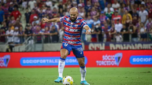 Foto: (Lucas Emanuel/AGIF) – Zé Wellison falou sobre a fase do Fortaleza na temporada
