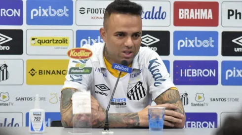 Foto: (Twitter Oficial Santos/Divulgação) - Emprestado ao Santos, Luan relembrou sua passagem polêmica pelo Corinthians