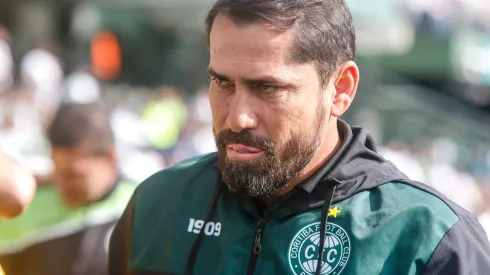 Foto: (Gabriel Machado/AGIF) – Gustavo Morínigo não escapou das críticas da torcida do Coritiba
