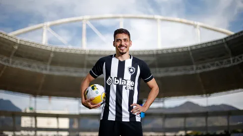 Foto: (Vítor Silva/Botafogo) – Eduardo é um dos seis reforços escolhidos pelos torcedores do Botafogo para integrar o time titular
