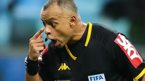 Foto: Pedro H. Tesch/AGIF | Áudio do VAR é divulgado